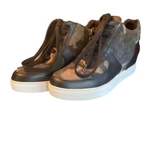 Blondo Genesis High Top Camo Suede Waterproof Sneakers